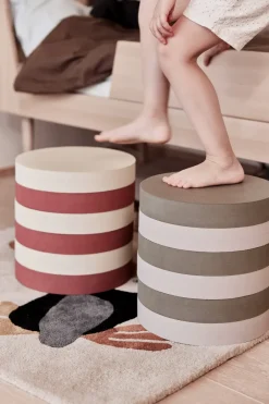 OYOY Taburete apilable Iro, Olive-clay VerdeBeige Hot