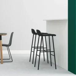 Normann Copenhagen Taburetes Altos<Taburete de bar con patas de metal Form 75 cm, Negro