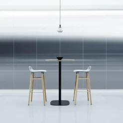 Normann Copenhagen Taburetes Altos<Taburete de bar Form Chair con patas de roble, Gris