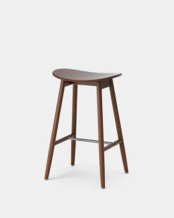 Massproductions Taburete de bar Icha 65 cm, Haya teñido de nogal Marrón Sale