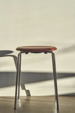 Fritz Hansen Taburetes<Taburete Dot cuero, Chestnut Marrón
