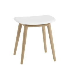 Muuto Taburetes<Taburete Fiber, Natural white, patas de roble Blanco
