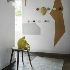 Muuto Taburetes<Taburete Fiber, Natural white, patas de roble Blanco
