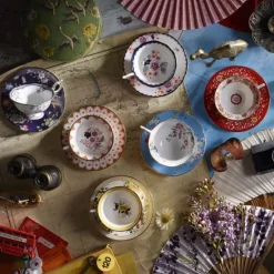 Wedgwood Tazas De Té<Taza de té y platillo Wonderlust, crimson jewel RojoBlanco