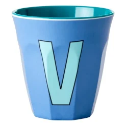 RICE Taza melamina mediana letra V 30 cl, New dusty blue Azul New