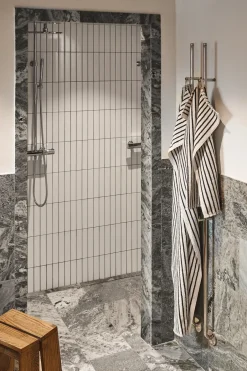 Scandi Living Toalla de baño Drift 70x140 cm, Blanco-negro BlancoNegro New