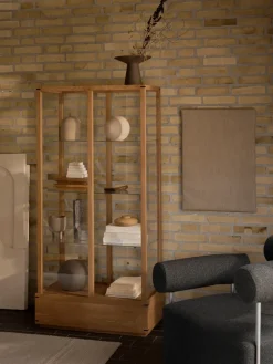 Kristina Dam Studio Vitrinas Y Gabinetes|Vitrinas Y Gabinetes<Vitrina Japanese grande, Roble aceitado en tono cálido Beige