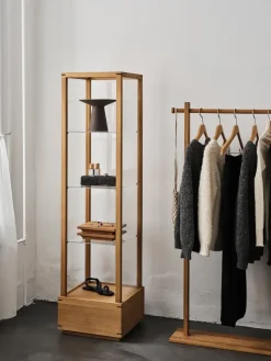 Kristina Dam Studio Vitrina Japanese mediana, Roble aceitado en tono cálido Beige Clearance